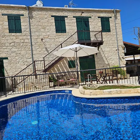 Andrianna's Villa Pano Akourdalia