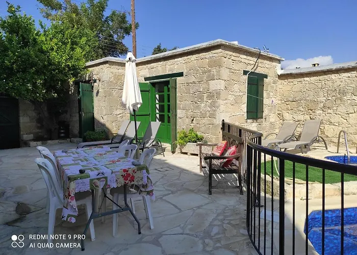 Andrianna's * Pano Akourdalia