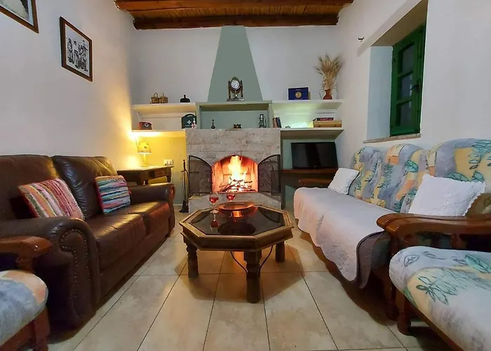 Andrianna's Vila Pano Akourdalia